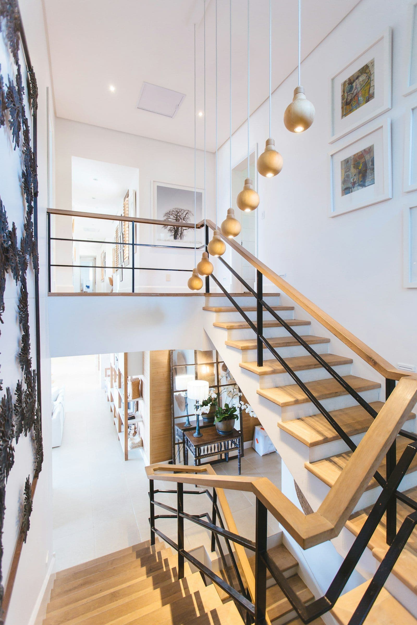 Cầu thang lên gác, căn duplex CH014