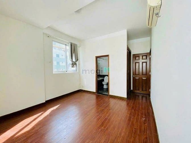 Không gian chính của căn 1 phòng ngủ 50 m² tại Belleza Apartment