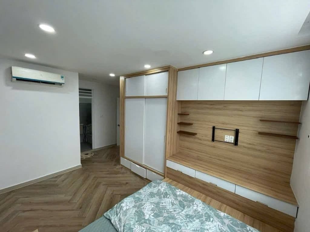 Không gian chính của căn 3 phòng ngủ góc 124 m² tại Belleza Apartment