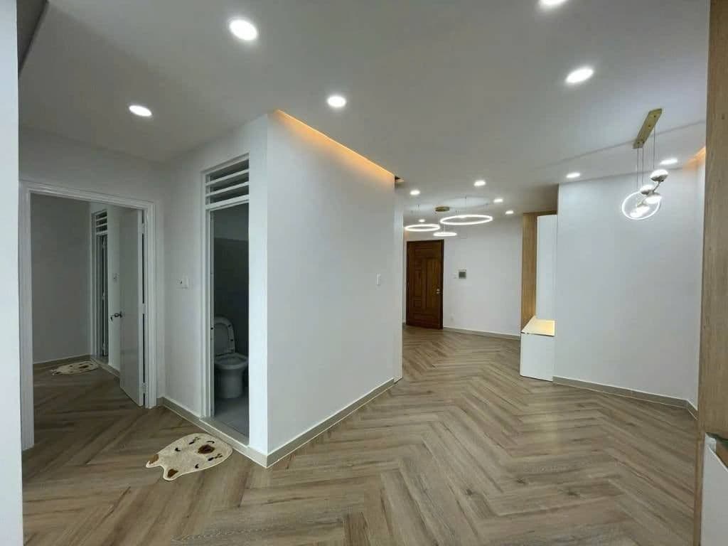 Góc nhìn khác trong căn 3 phòng ngủ góc 124 m² tại Belleza Apartment
