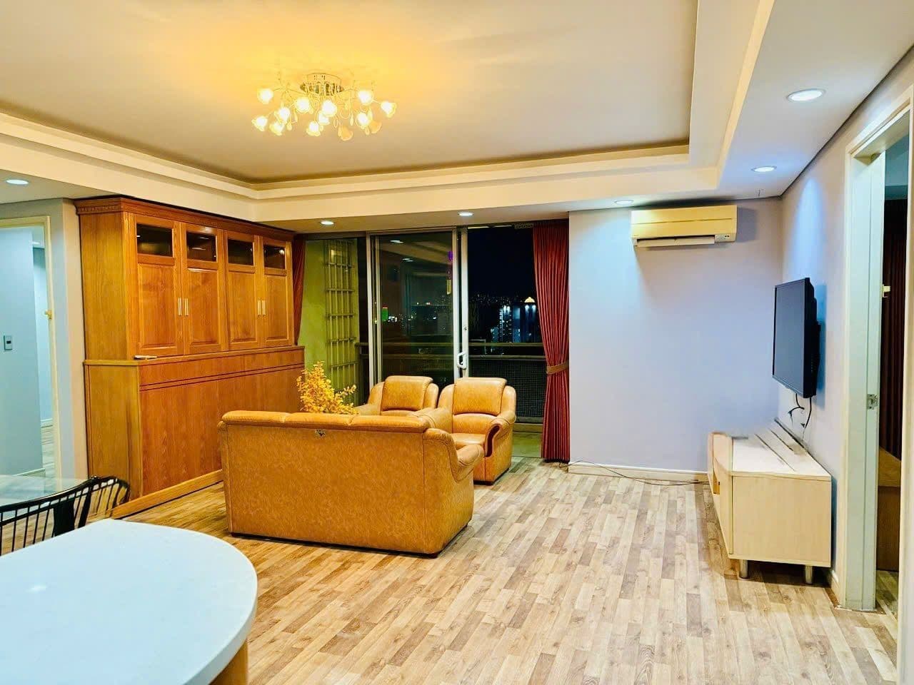 Không gian bên trong một căn hộ tại Botanic Towers, Phú Nhuận