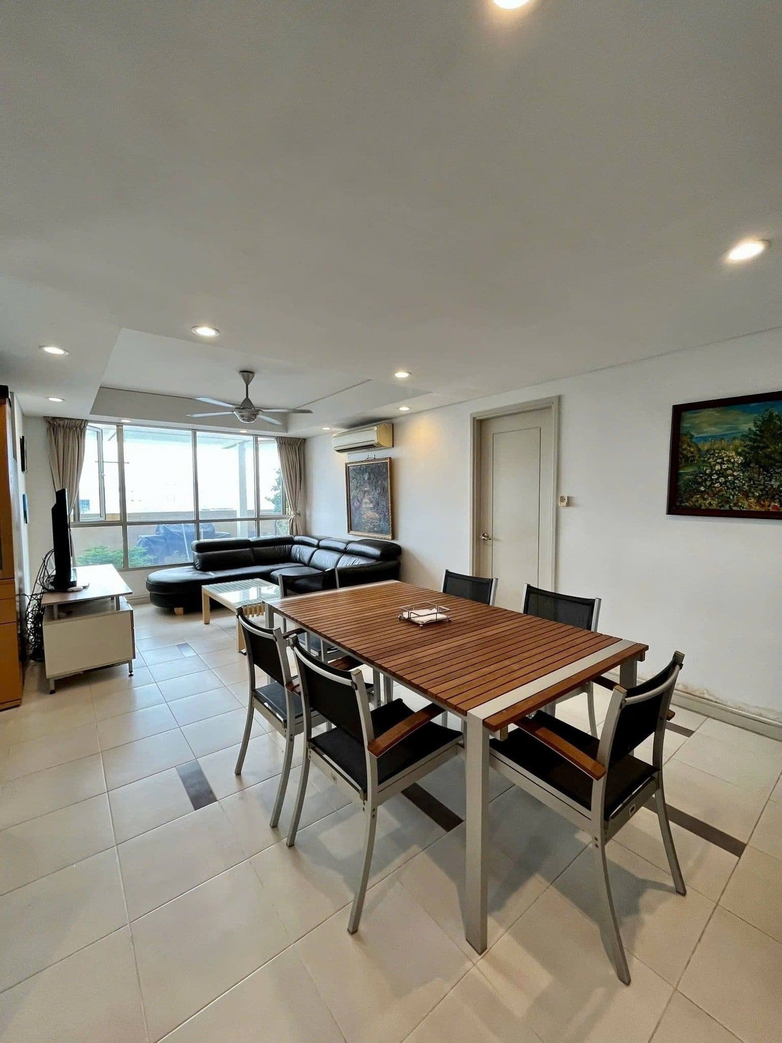 Không gian bên trong một căn hộ tại Botanic Towers, Phú Nhuận