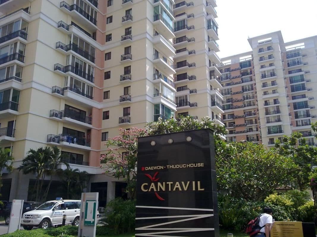 Cổng vào khu căn hộ Cantavil An Phú