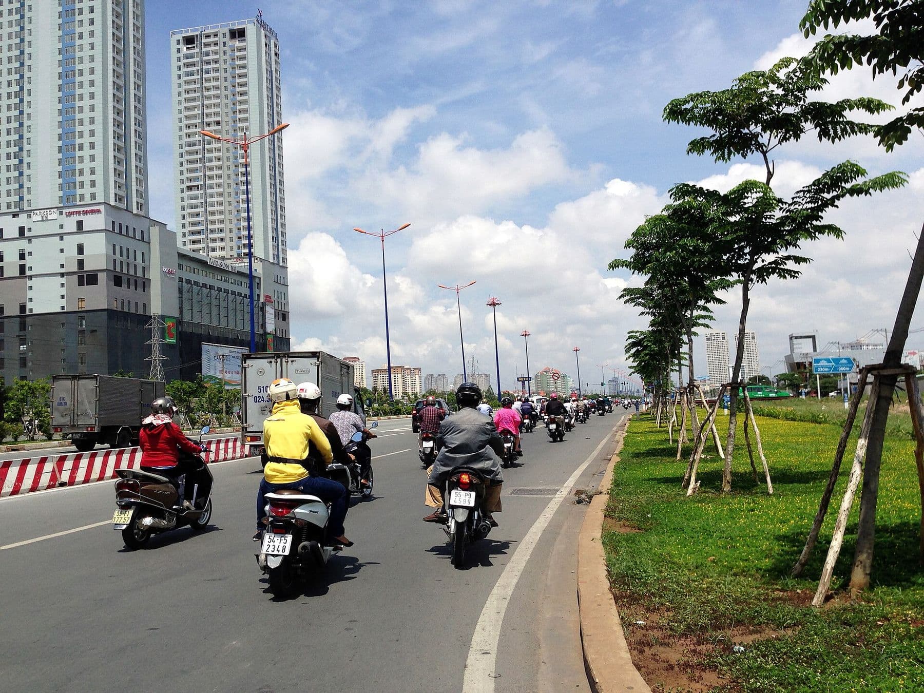 Xa lộ Hà Nội đoạn An Phú, Quận 2