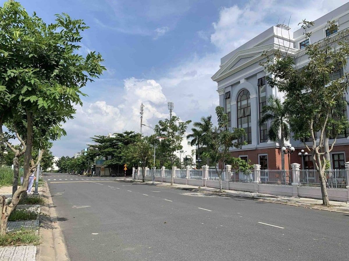 Khuôn viên và lối vào chung cư CitiHome Quận 2