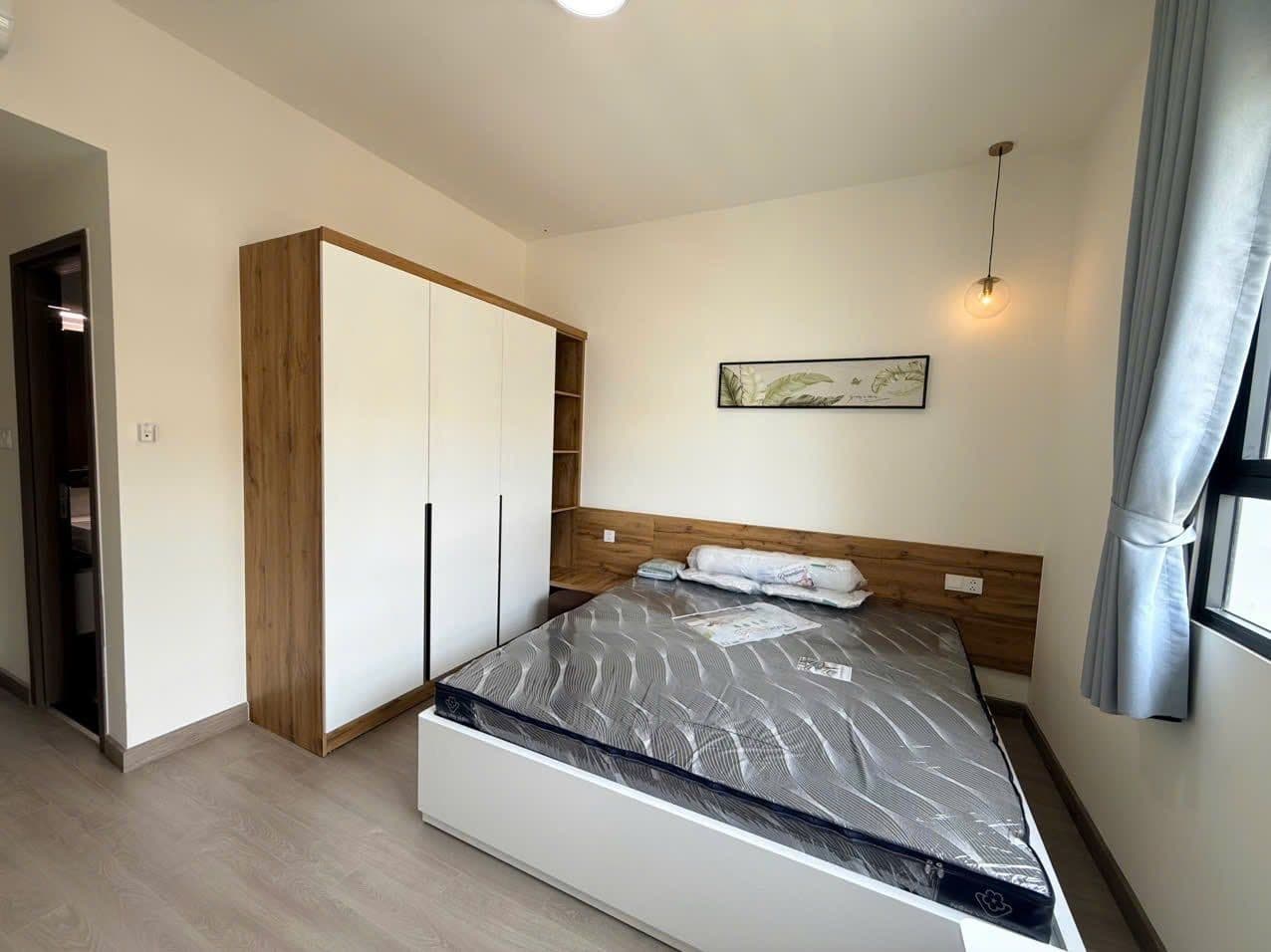 Không gian tiếp khách trong căn 2 phòng ngủ 84 m² tại The Habitat Bình Dương