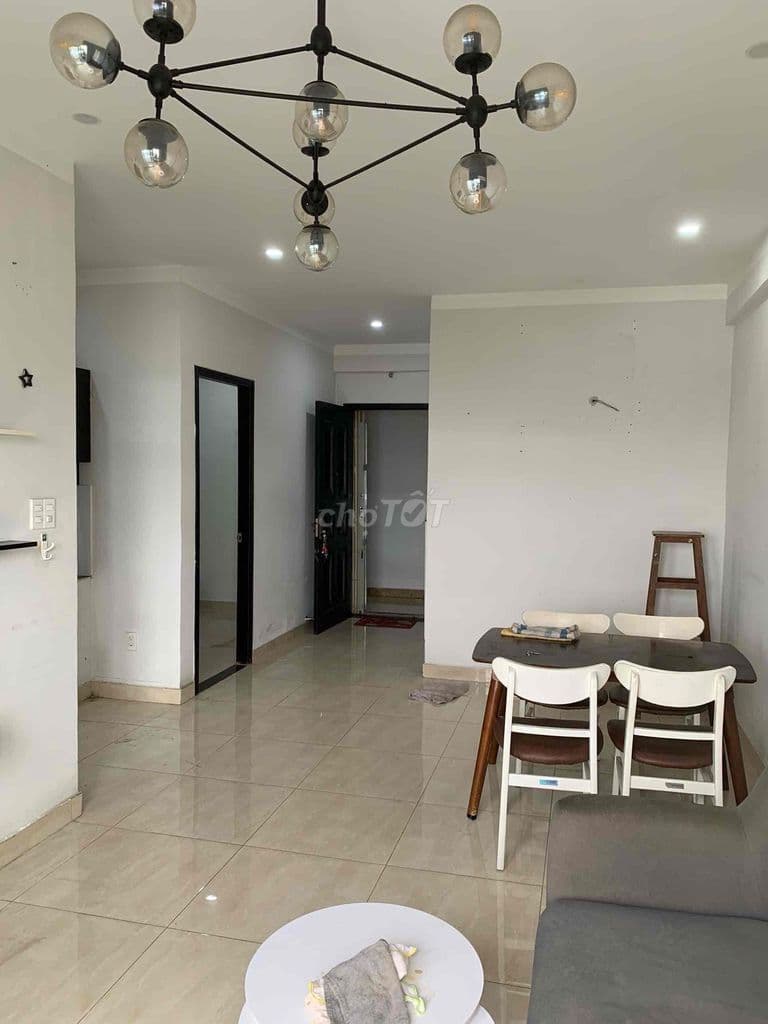 Không gian tiếp khách trong căn 2 phòng ngủ góc 68 m² tại Heaven Riverview