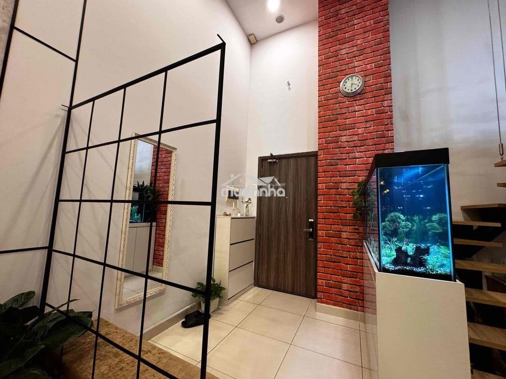 Phòng ăn căn 3 phòng ngủ duplex tại La Astoria
