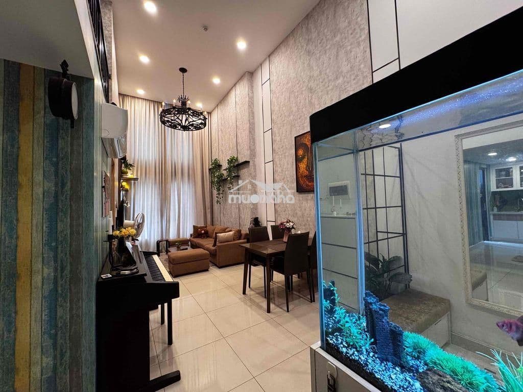 Phòng ngủ phụ căn 3 phòng ngủ duplex tại La Astoria