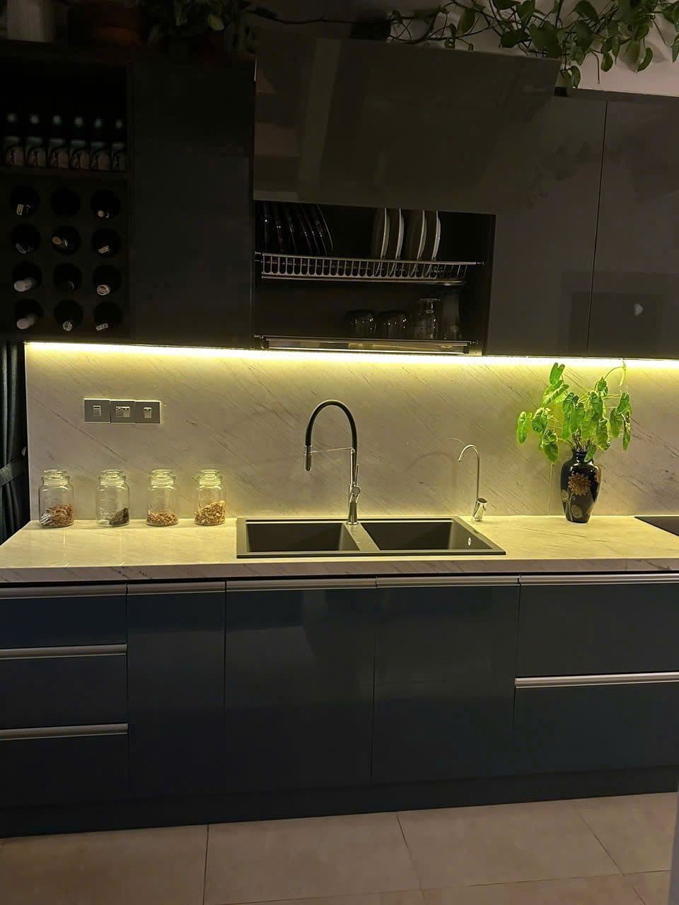 Phòng ngủ trong căn 3 phòng ngủ tại LuxGarden